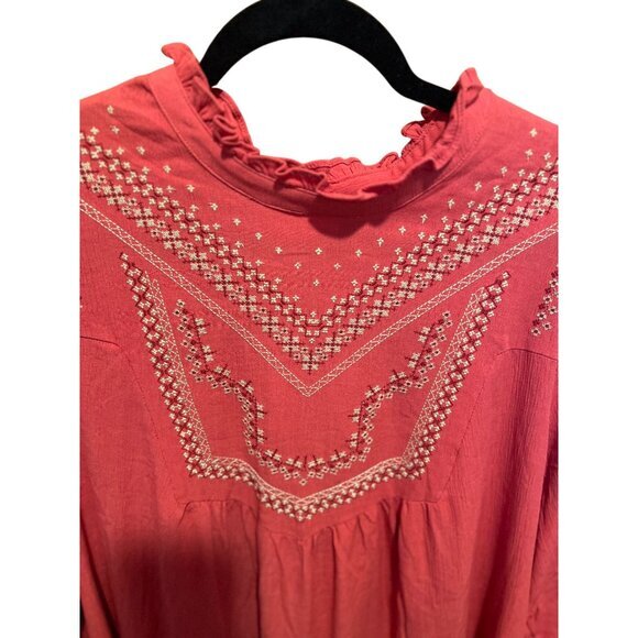 Torrid Women's Embroidered Red Long Sleeve Blouse Size 1 Rayon - Picture 2 of 7